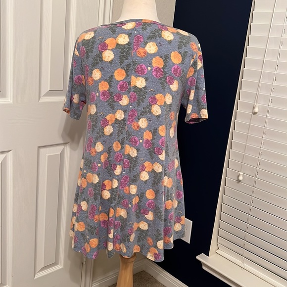 EUC LuLaRoe Perfect T - Picture 2 of 5